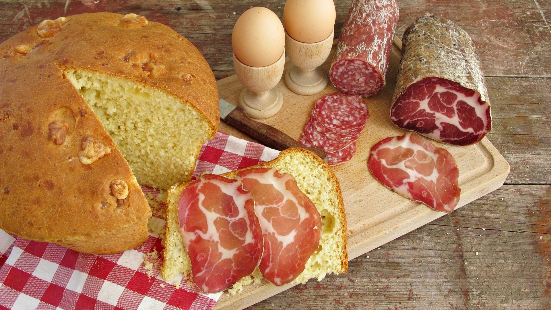 La Pasqua a Terni è anche: Pizza di Formaggio e capocollo.