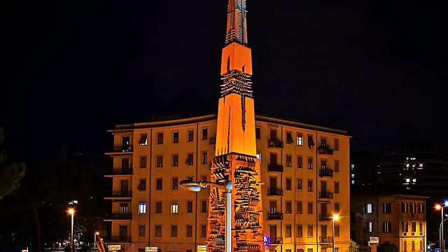 Obelisco Pomodoro