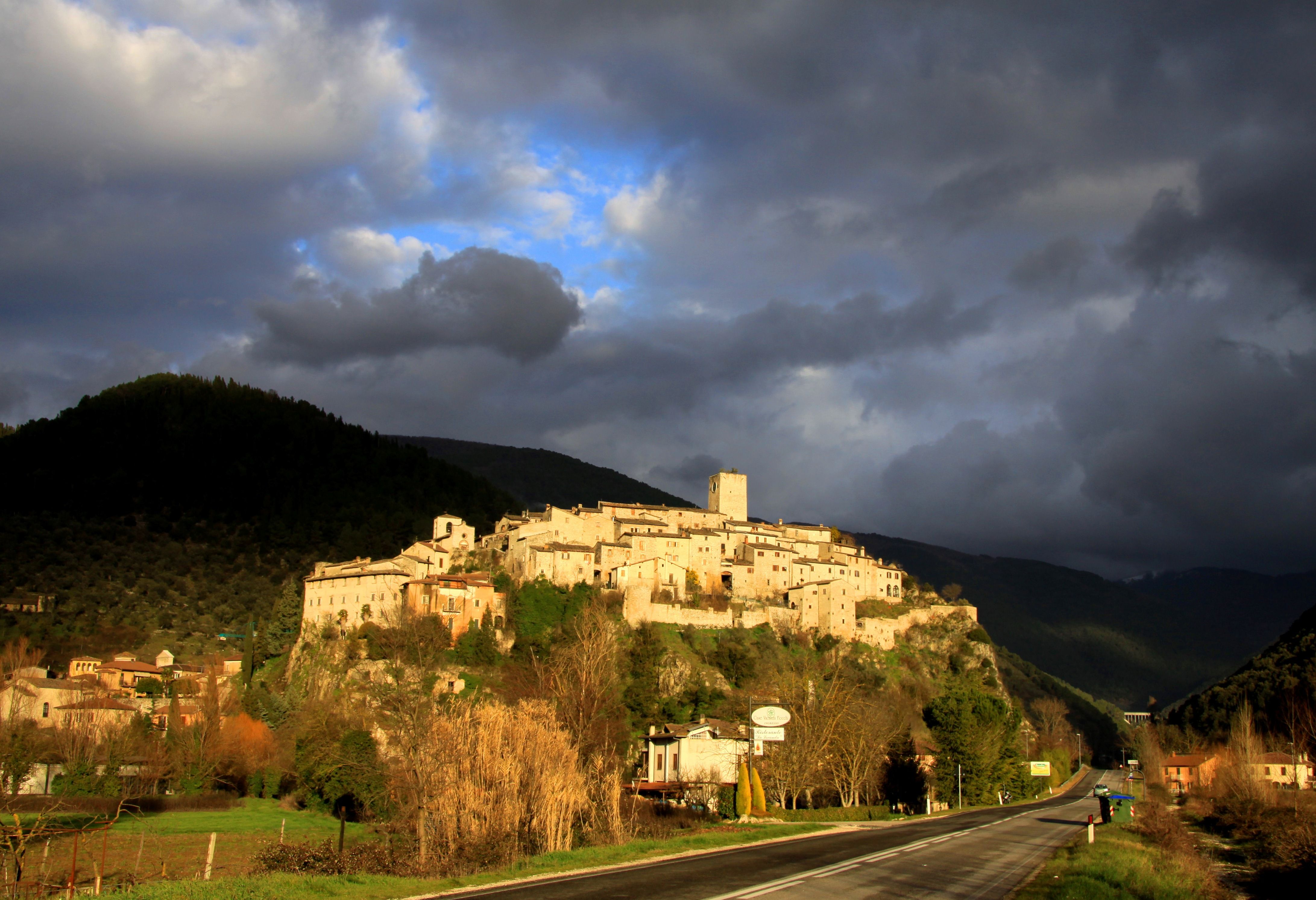 Arrone, tra la Cascata delle Marmore e la Valnerina, un altro motivo per visitare Terni e dintorni.
